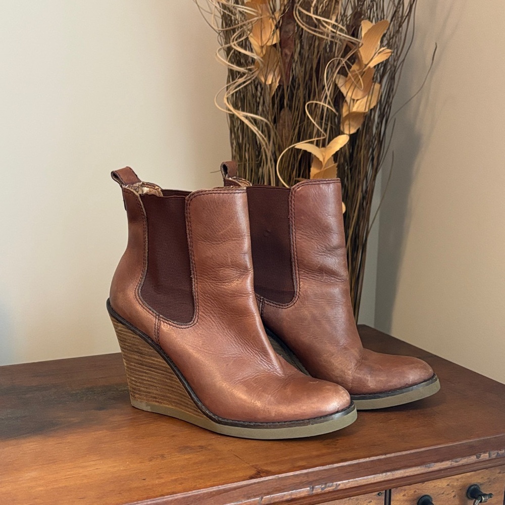 Lucky Brand Tan Leather Wedge Boots. Size 7.5.
